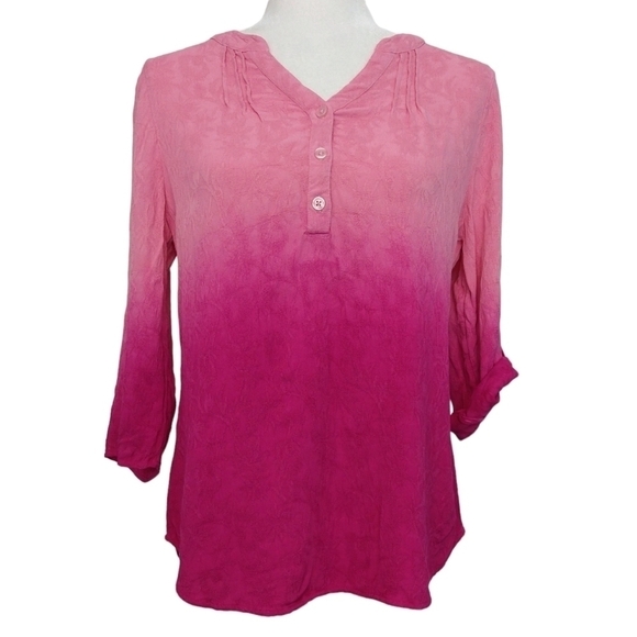 Chico's Pink Ombre Jacquard 3/4 Roll Tab Sleeve Split Neck Henley Blouse Beachy - Picture 1 of 7